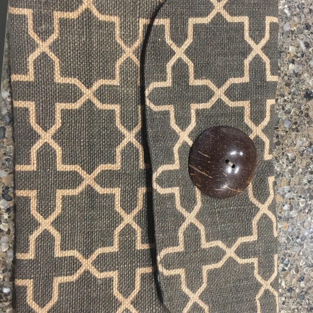 Burlap grayish brown clutch